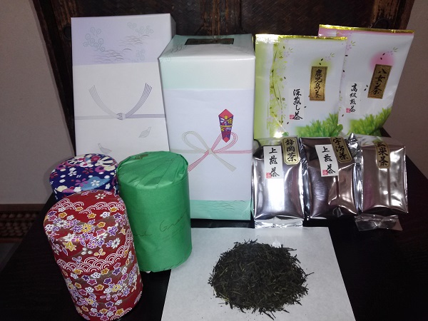 お茶っ葉、入れ物の詰め合わせ